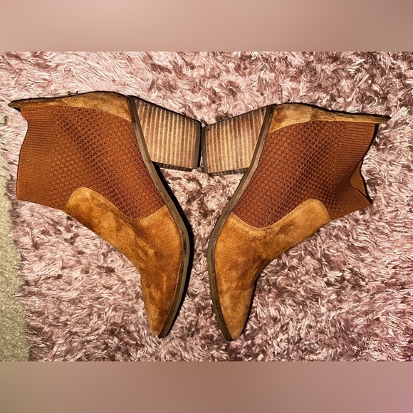 Cole Haan Womens Stylish Maggie suede Tan Ankle Boots 9B fall Spring like new - Picture 8 of 11